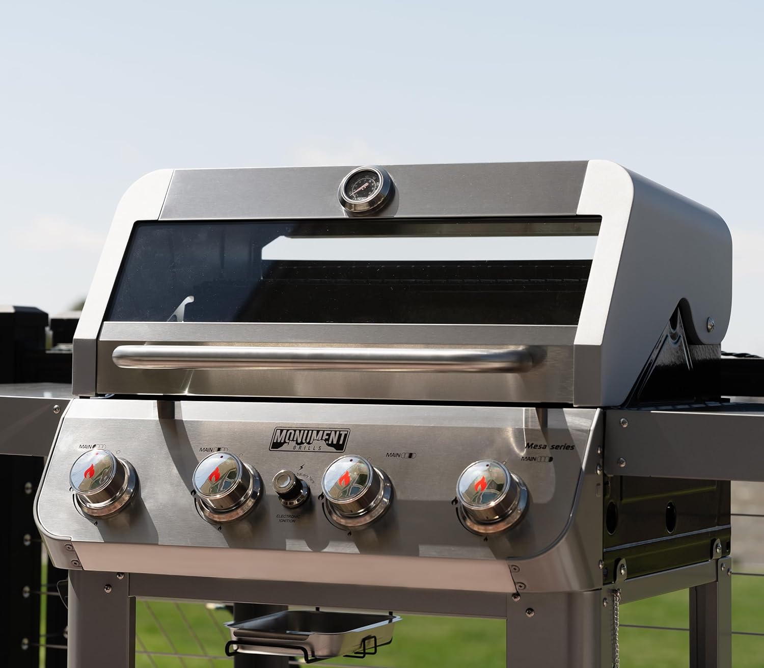 4-Burner Liquid Propane Gas Grill, Silver Stainless Steel Grill Outdoor Patio Garden Barbecue Grill with Clearview® Lid and One Foldable Shelves, Mesa400MF