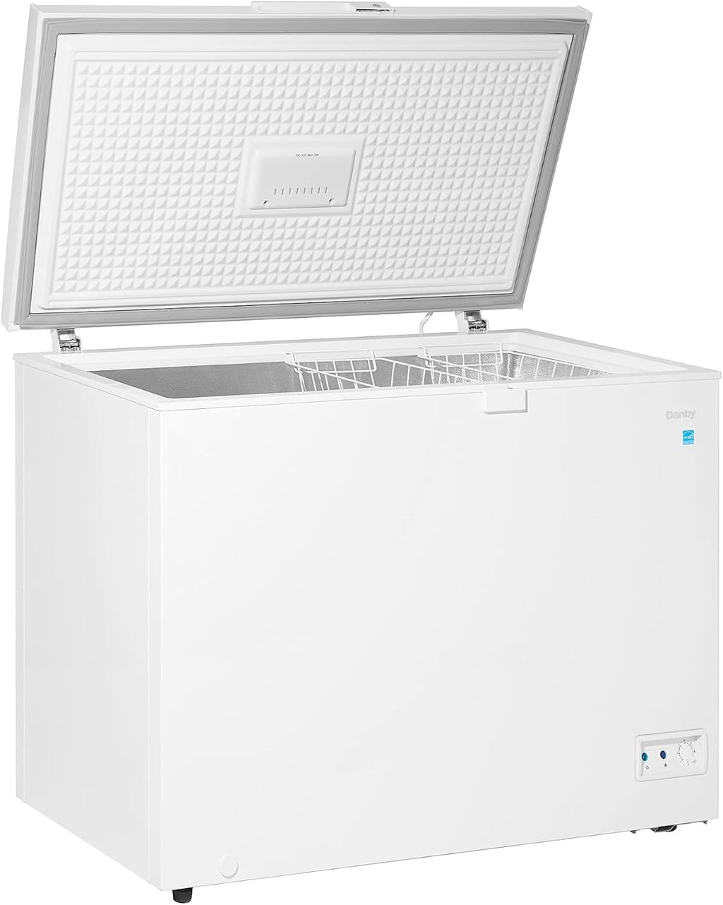 10.00 cu. ft. Chest Freezer in White Garage Ready: Freezer can perform in temperatures from 0°F to 110°F (-17°C to 43°C).