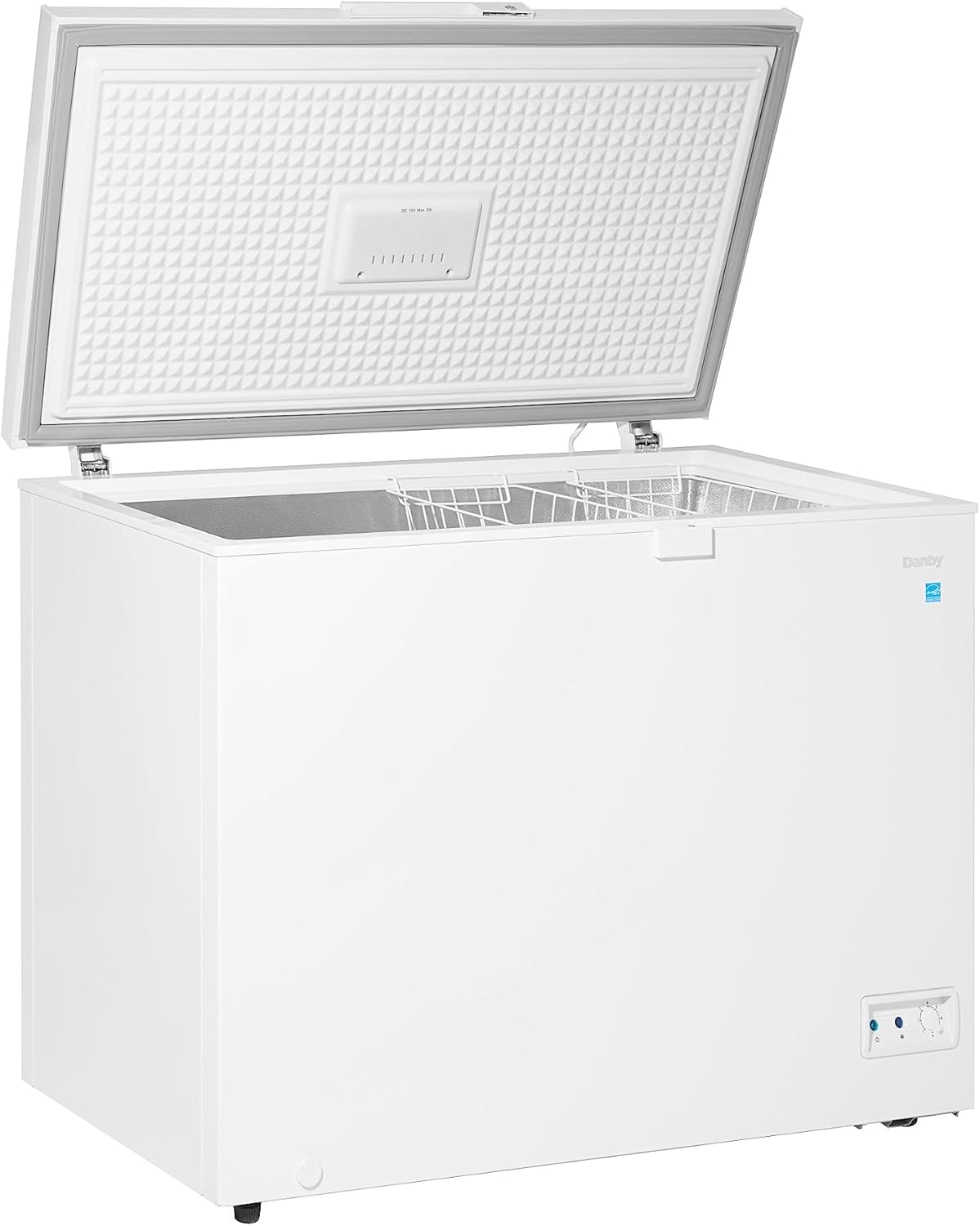 10.00 cu. ft. Chest Freezer in White Garage Ready: Freezer can perform in temperatures from 0°F to 110°F (-17°C to 43°C).