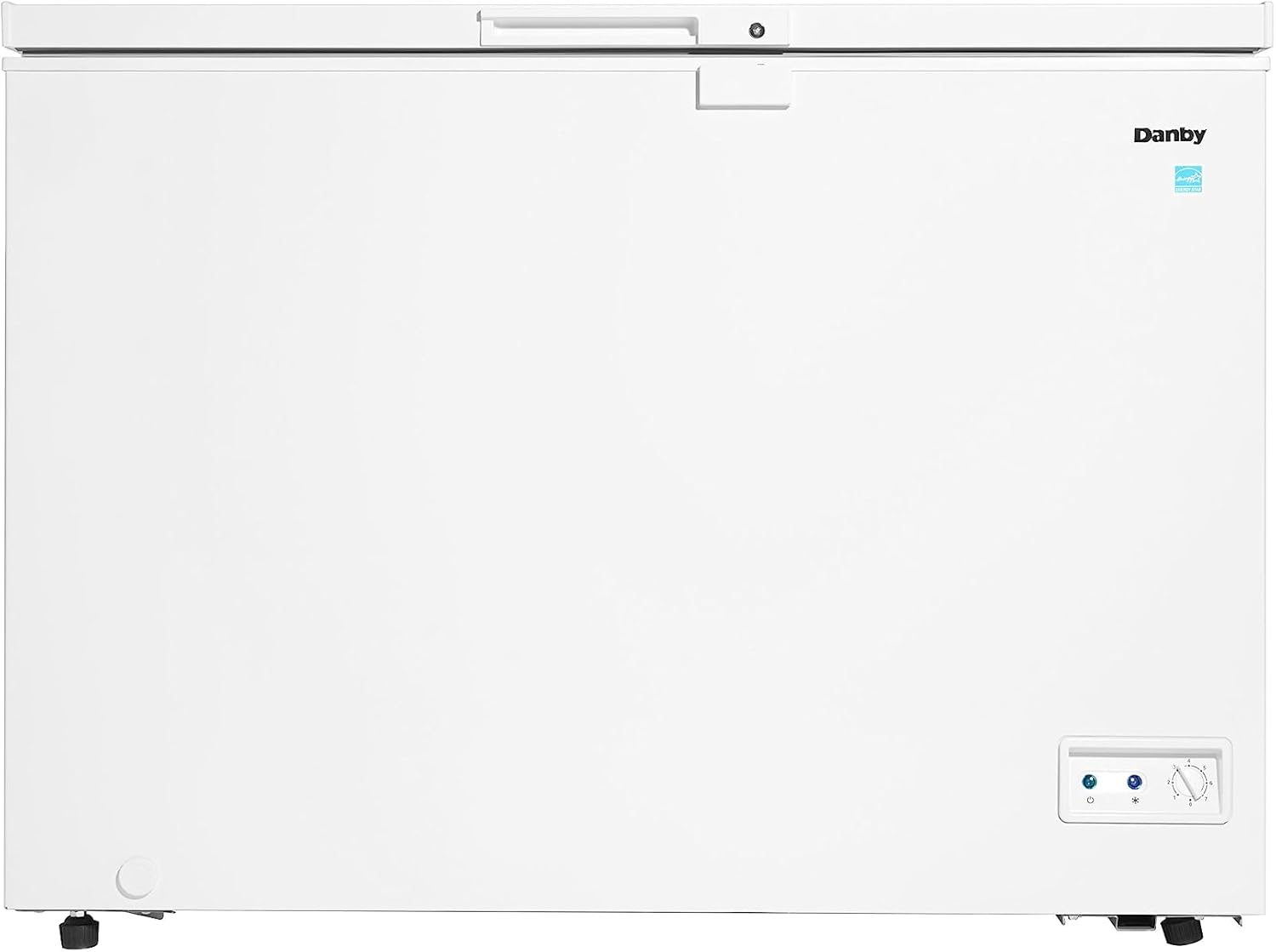10.00 cu. ft. Chest Freezer in White Garage Ready: Freezer can perform in temperatures from 0°F to 110°F (-17°C to 43°C).