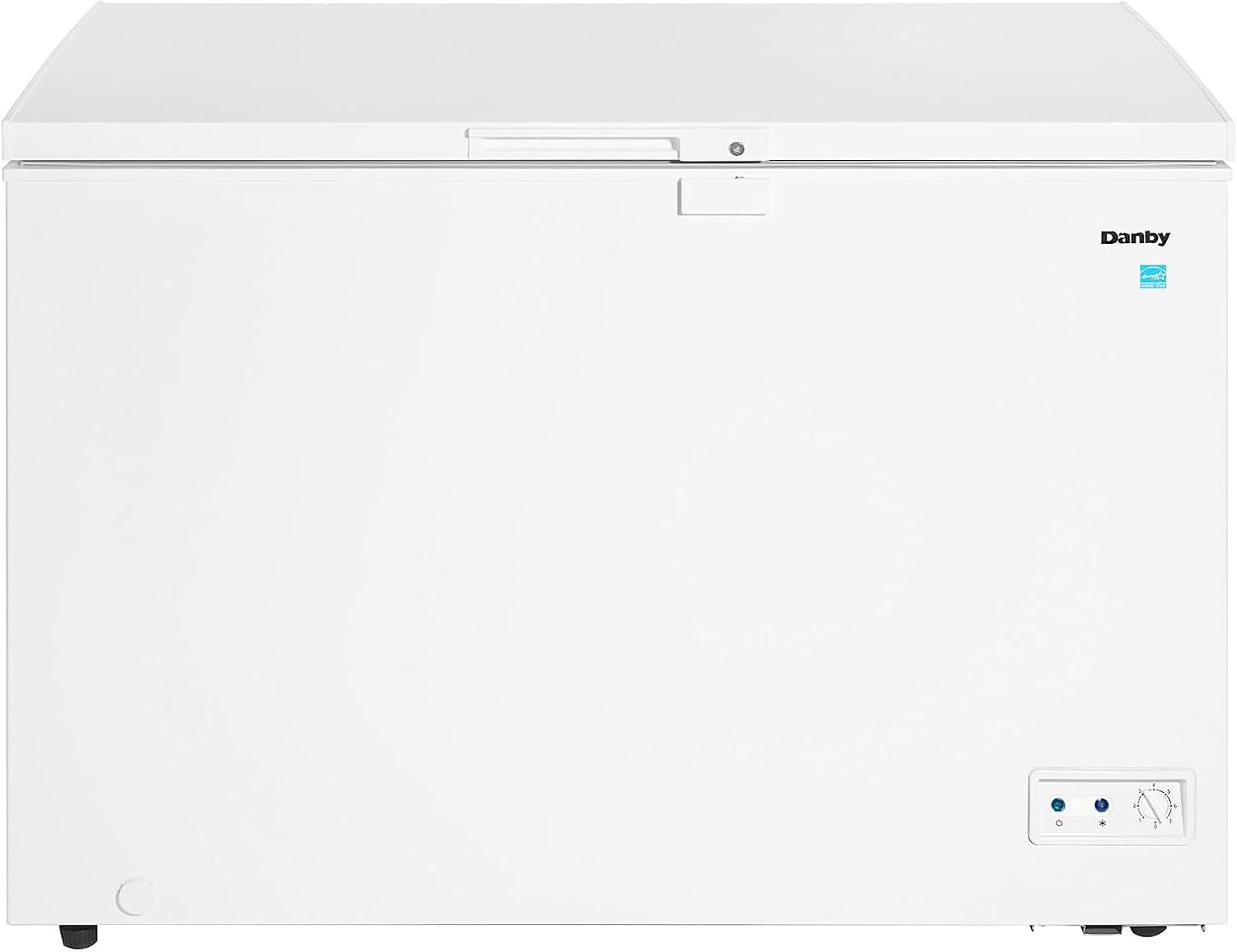 10.00 cu. ft. Chest Freezer in White Garage Ready: Freezer can perform in temperatures from 0°F to 110°F (-17°C to 43°C).